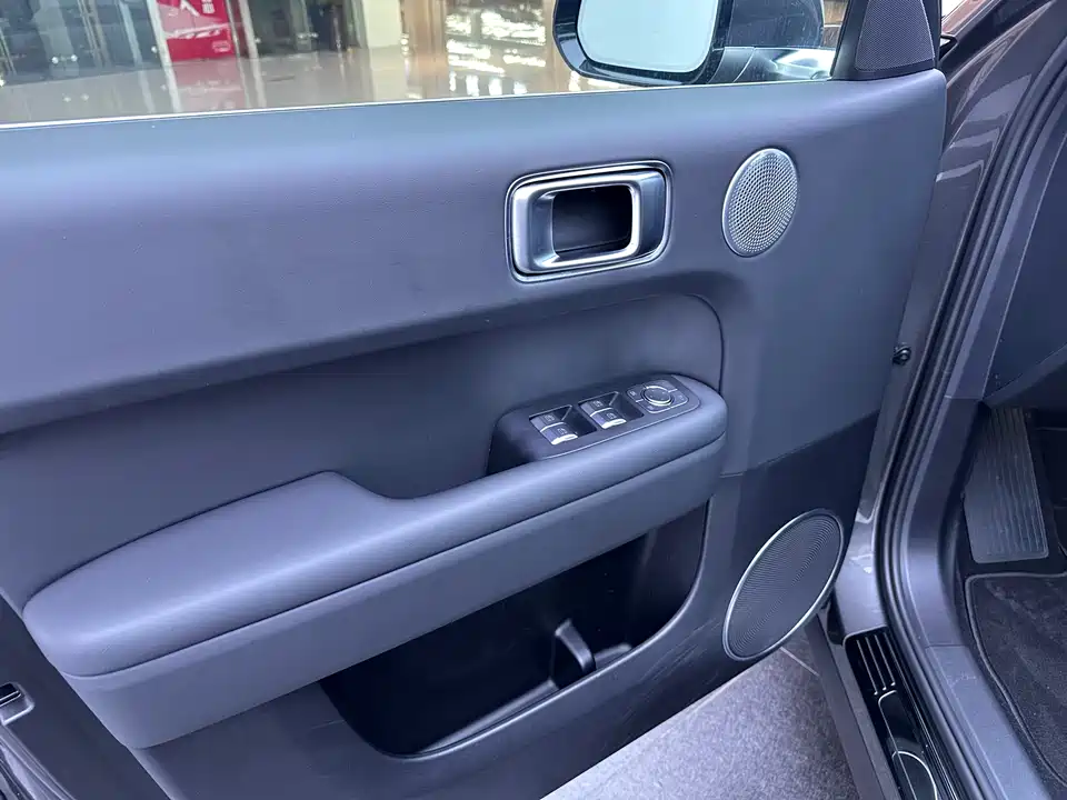 Li Auto Ideal L6