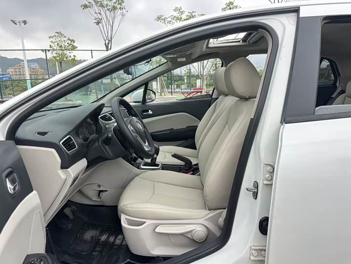 Aeolus L60 2015 1.8L МКПП xin xiang xing
