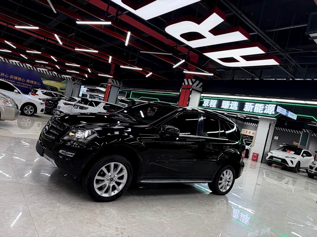 Mercedes-Benz M