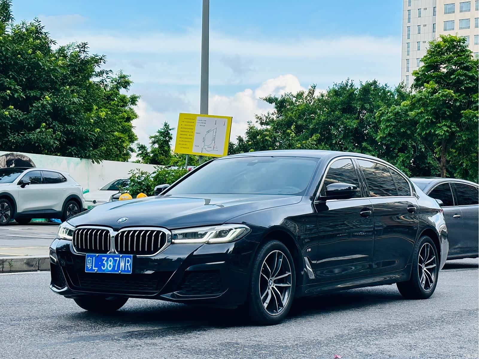 BMW 5 Series, 2023 1
