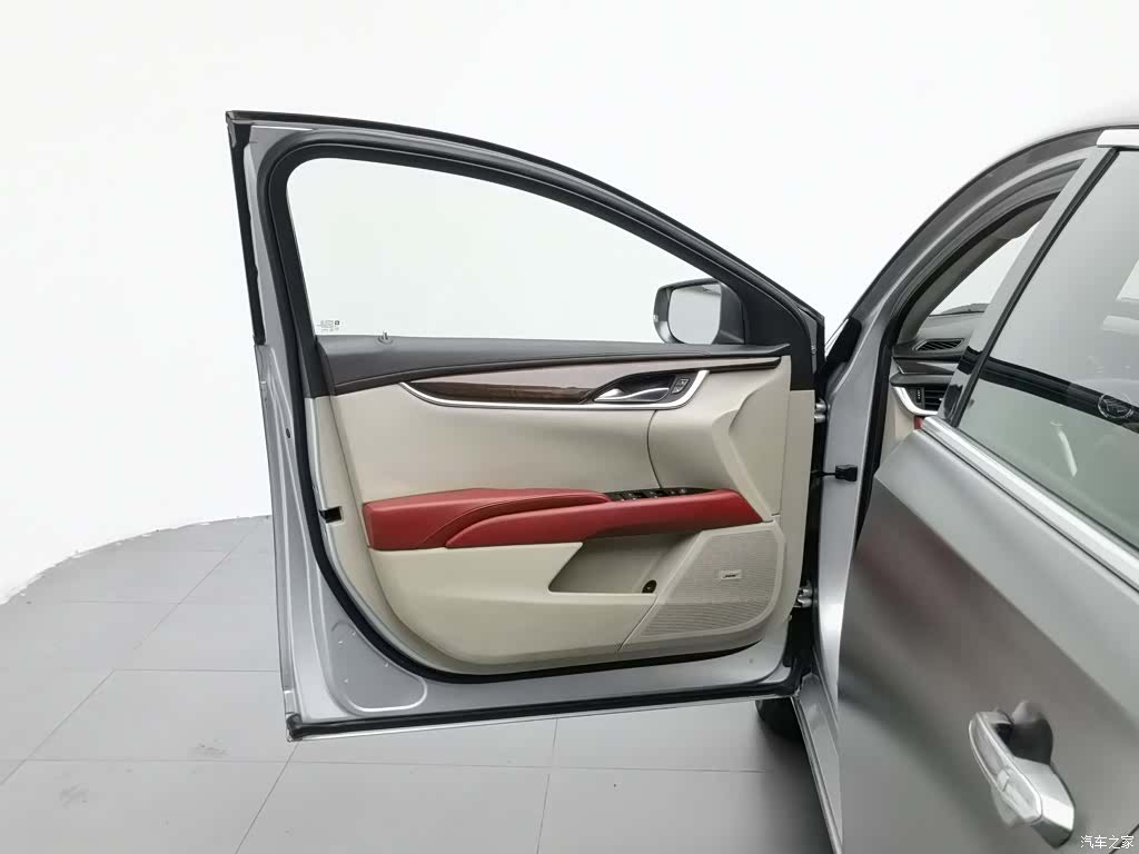 Cadillac XTS, 2013 8
