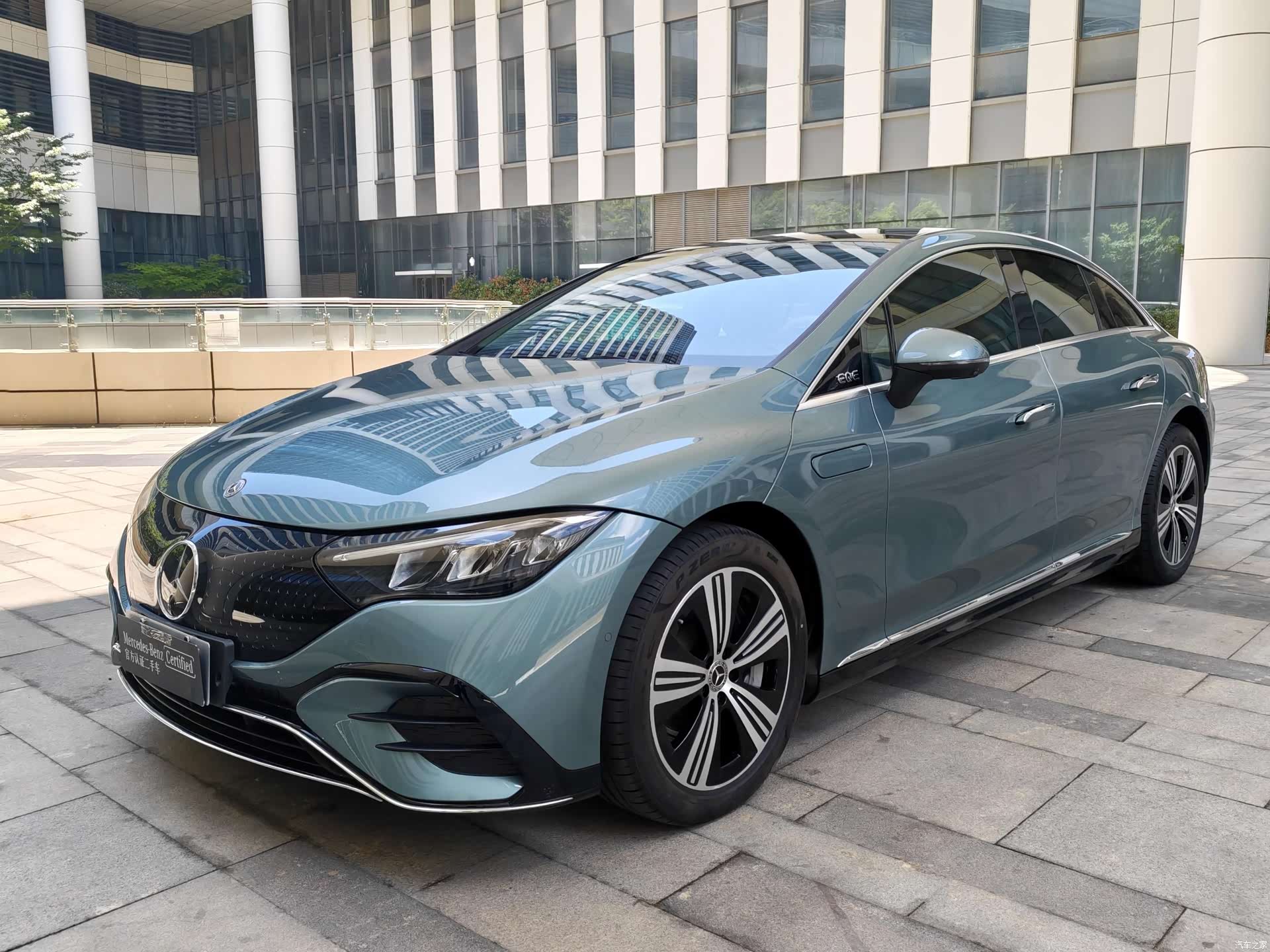 Mercedes-Benz EQE, 2026 1