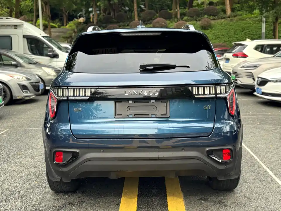 Lynk & Co 01