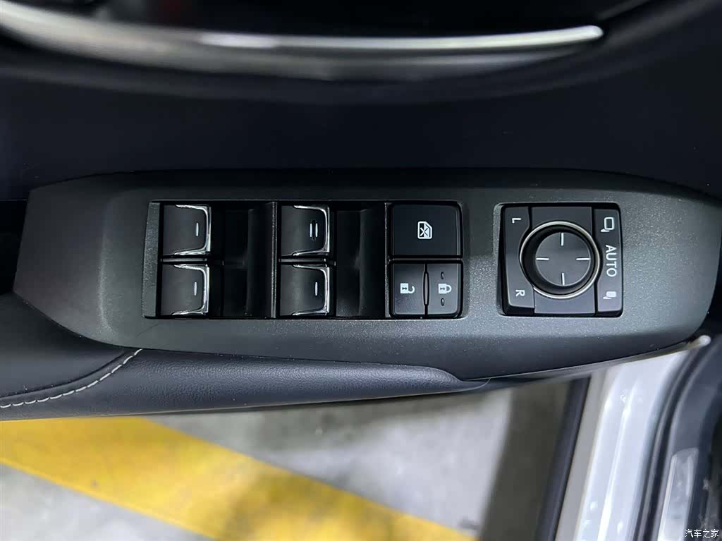 Lexus NX, 2019 10