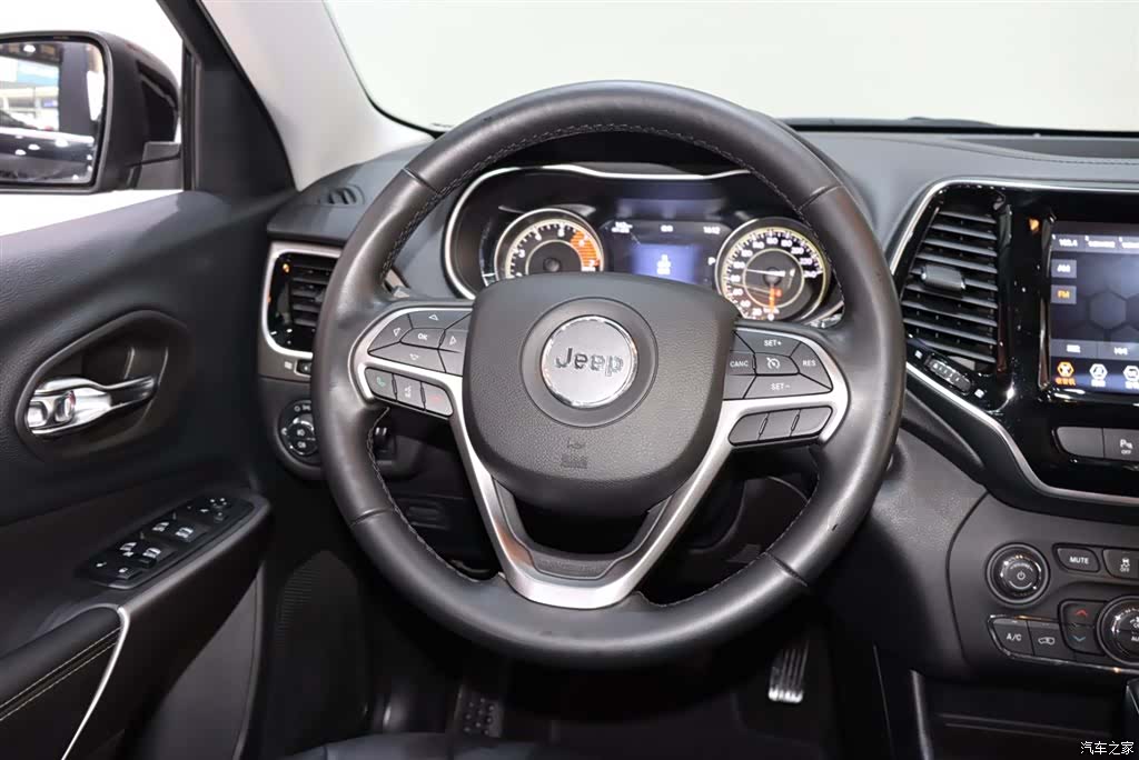 Jeep Cherokee, 2021 13