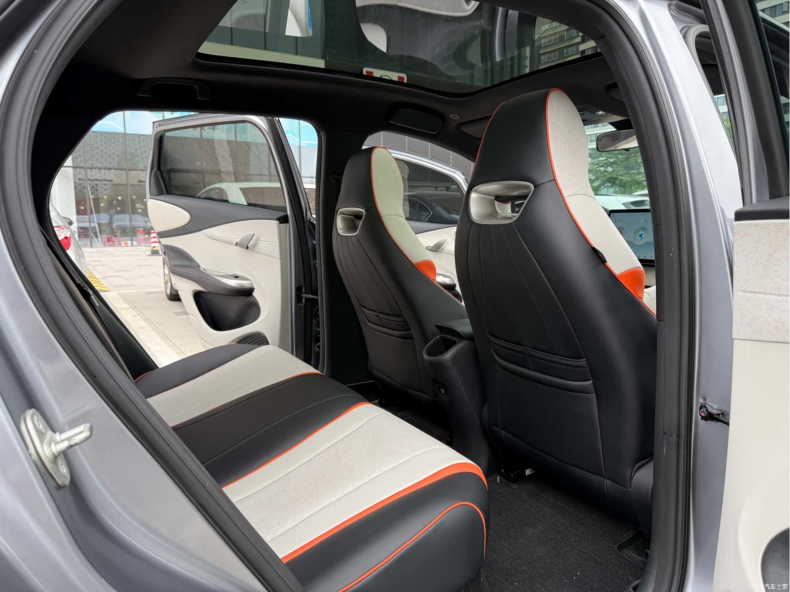 BYD Dolphin, 2022 10