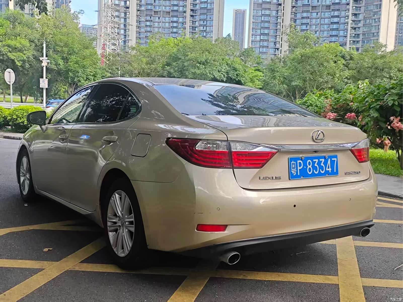 Lexus ES, 2012 9