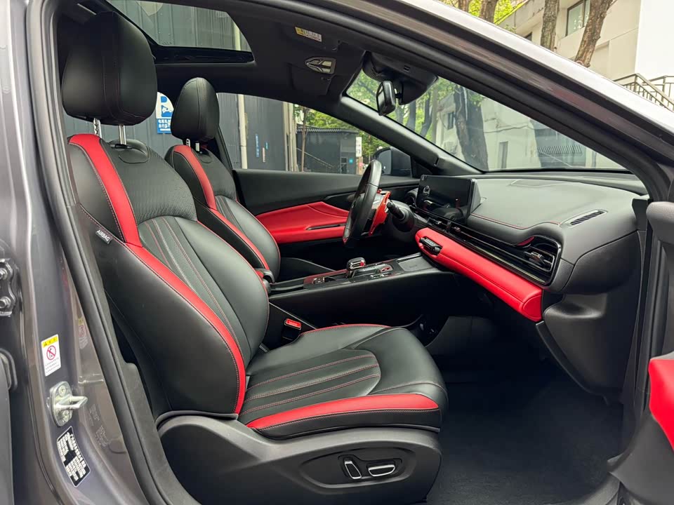 Trumpchi Shadow Leopard