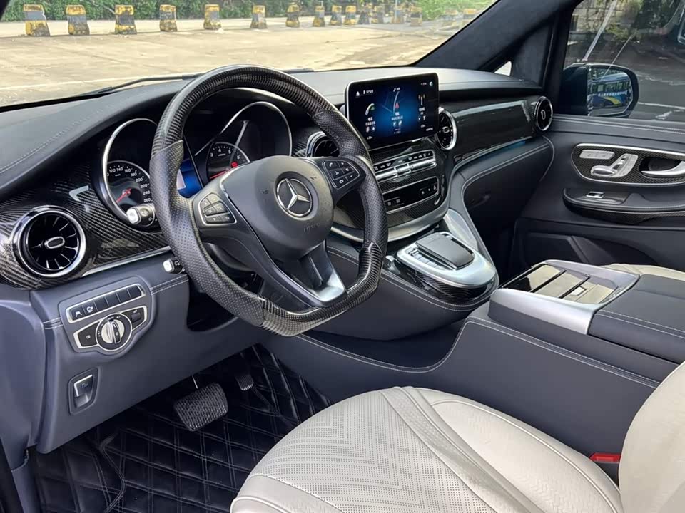 Mercedes-Benz V-class