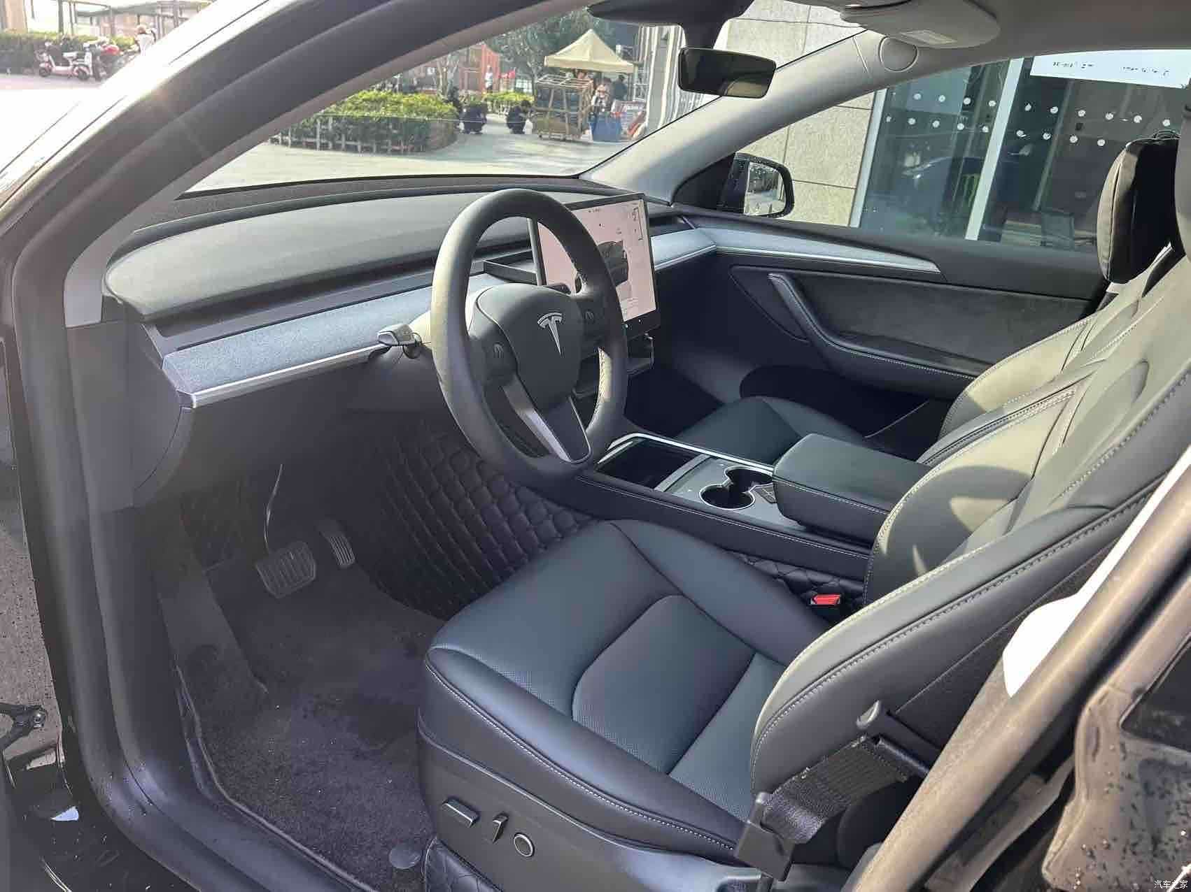 Tesla Model Y, 2024 3