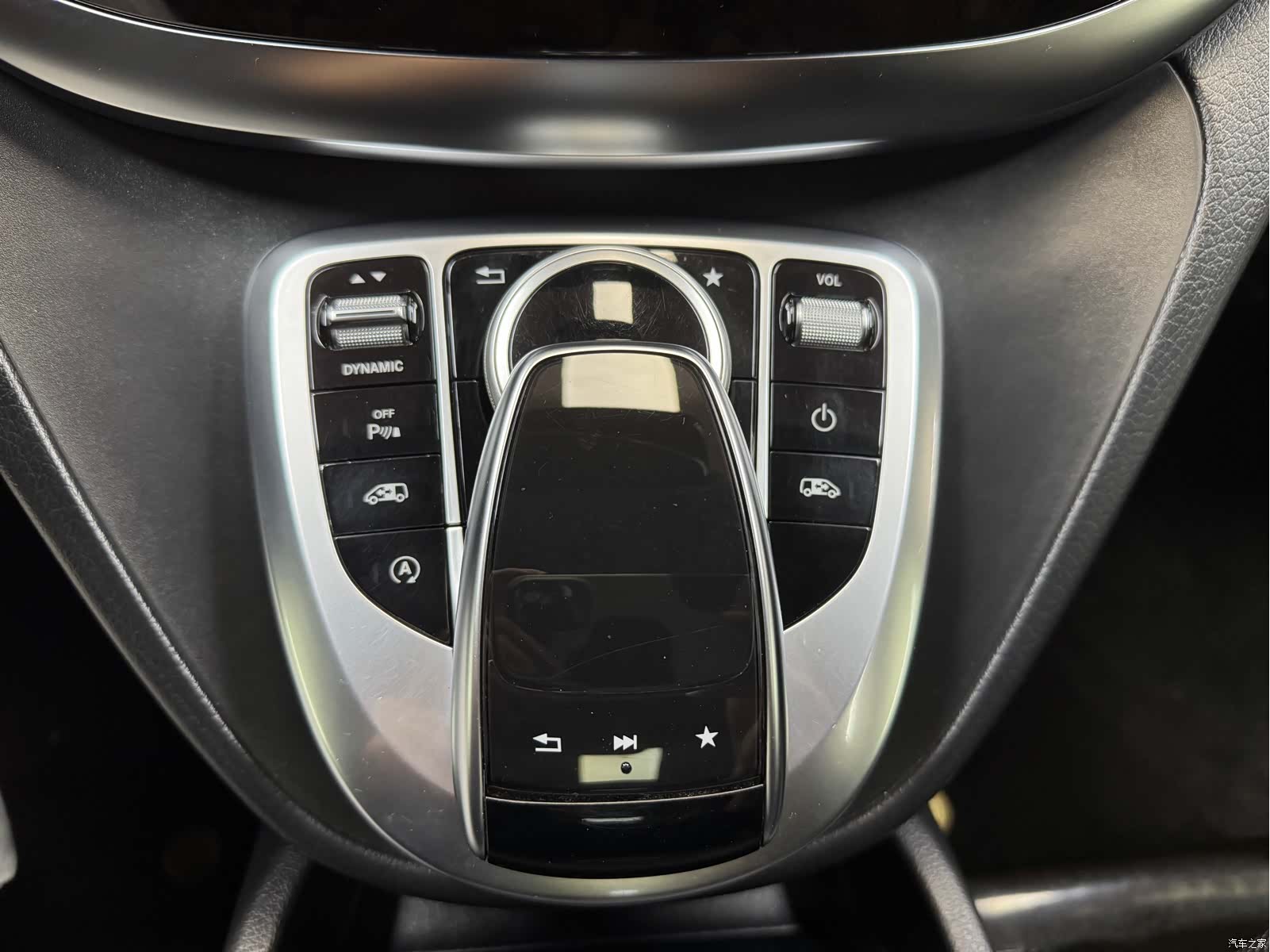 Mercedes-Benz V-Class, 2018 28