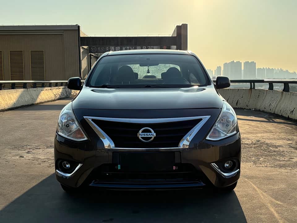 Nissan sunshine