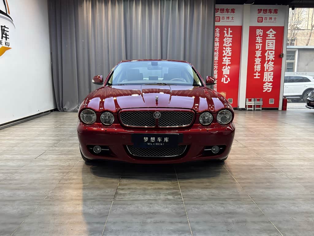 Jaguar XJ