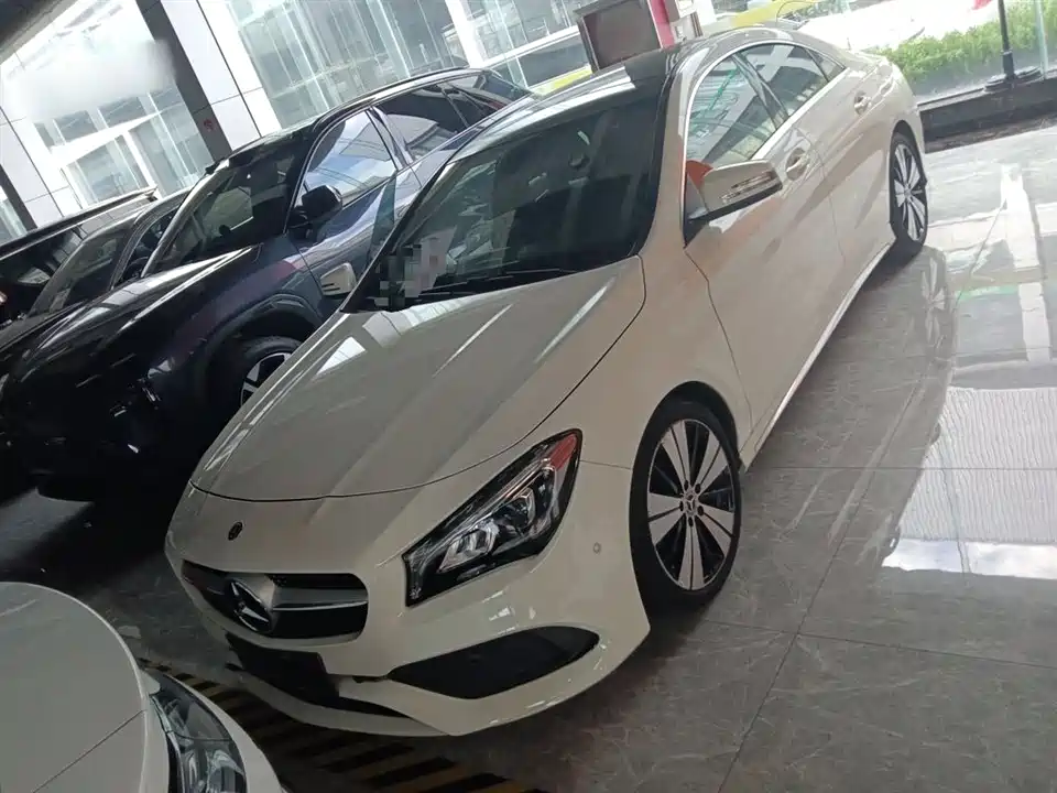 Mercedes-Benz CLA
