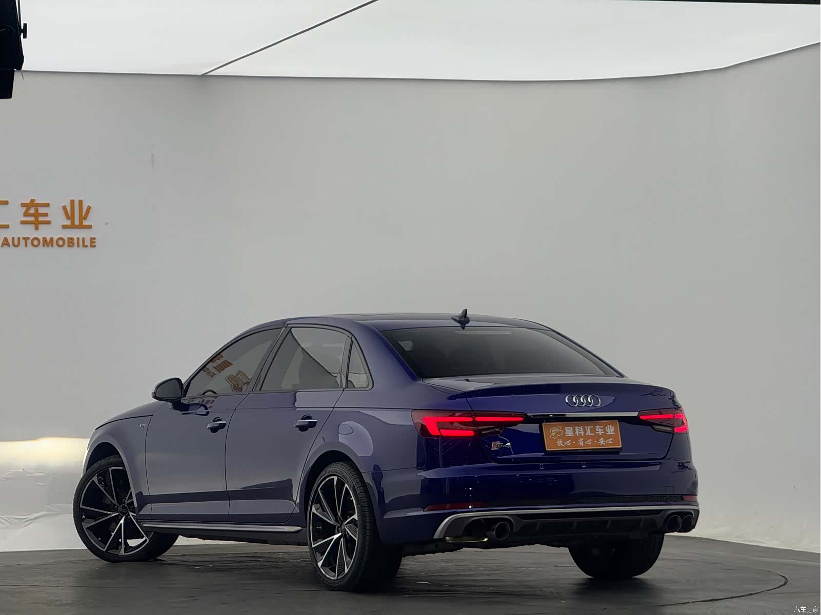 Audi A4L, 2019 14