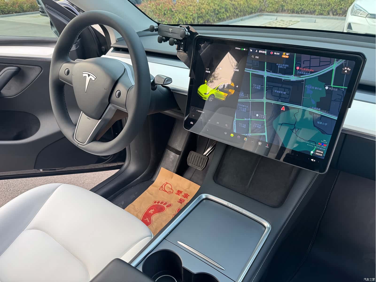Tesla Model Y, 2021 12