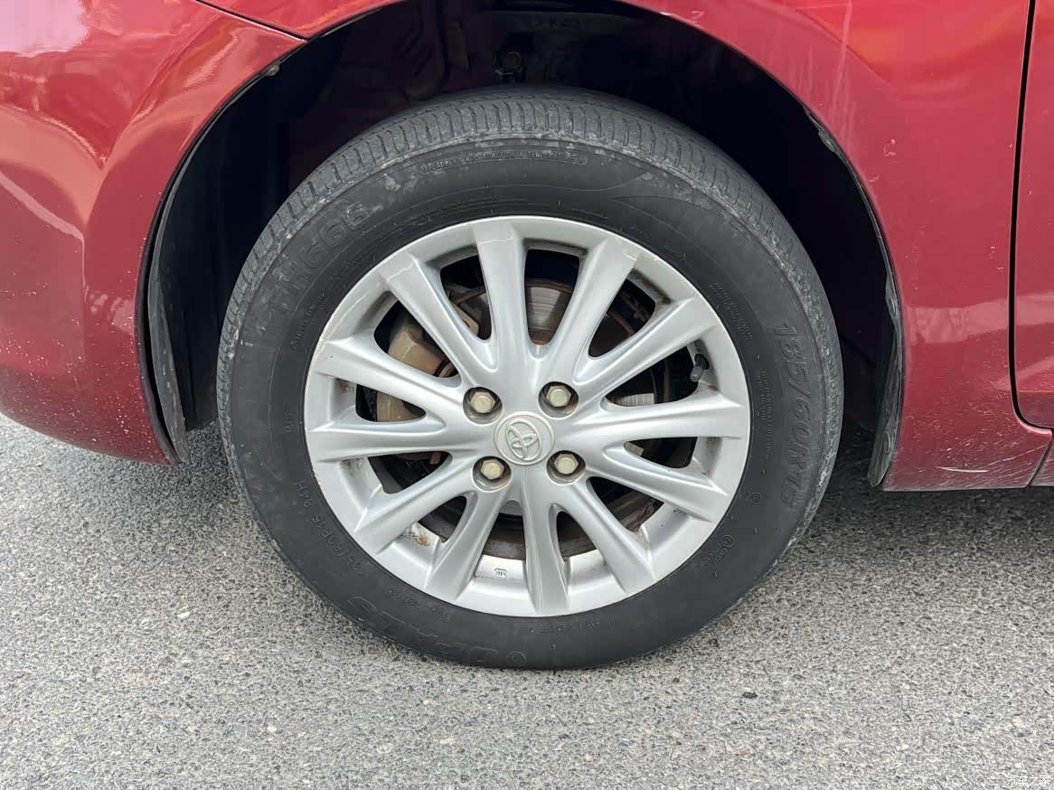 Toyota GL-i, 2011 15