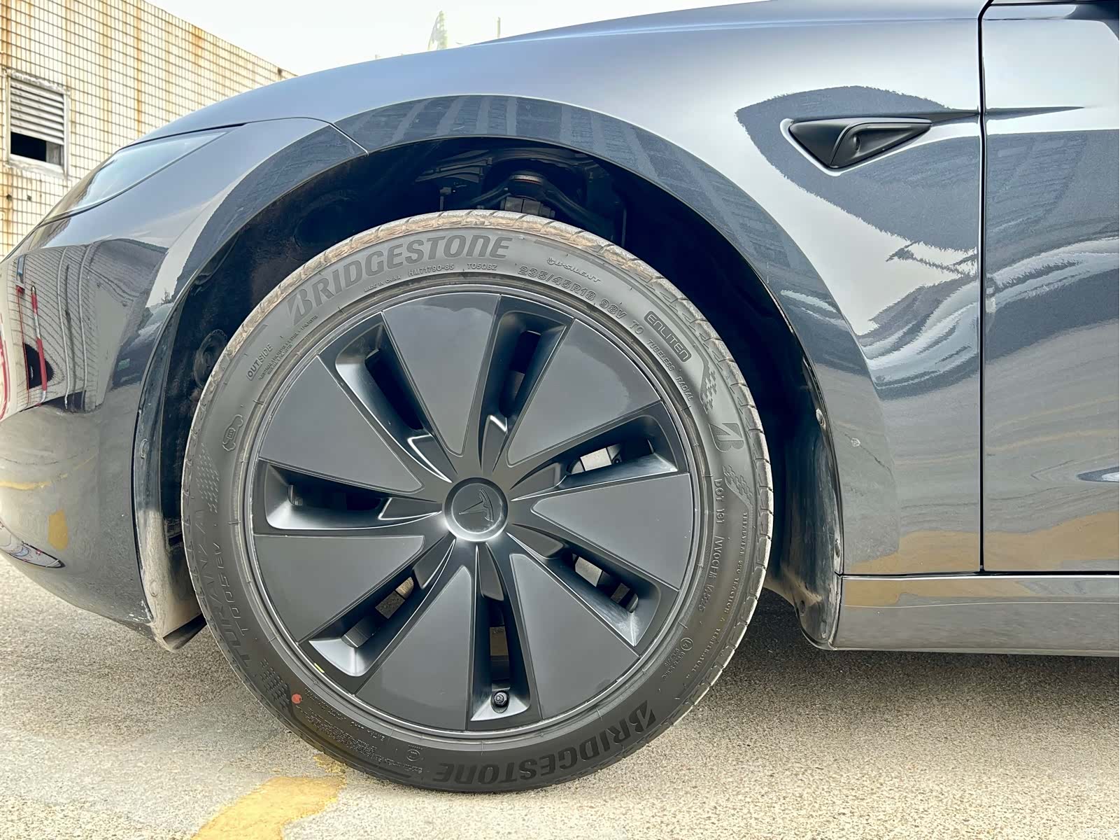 Tesla Model 3, 2025 21