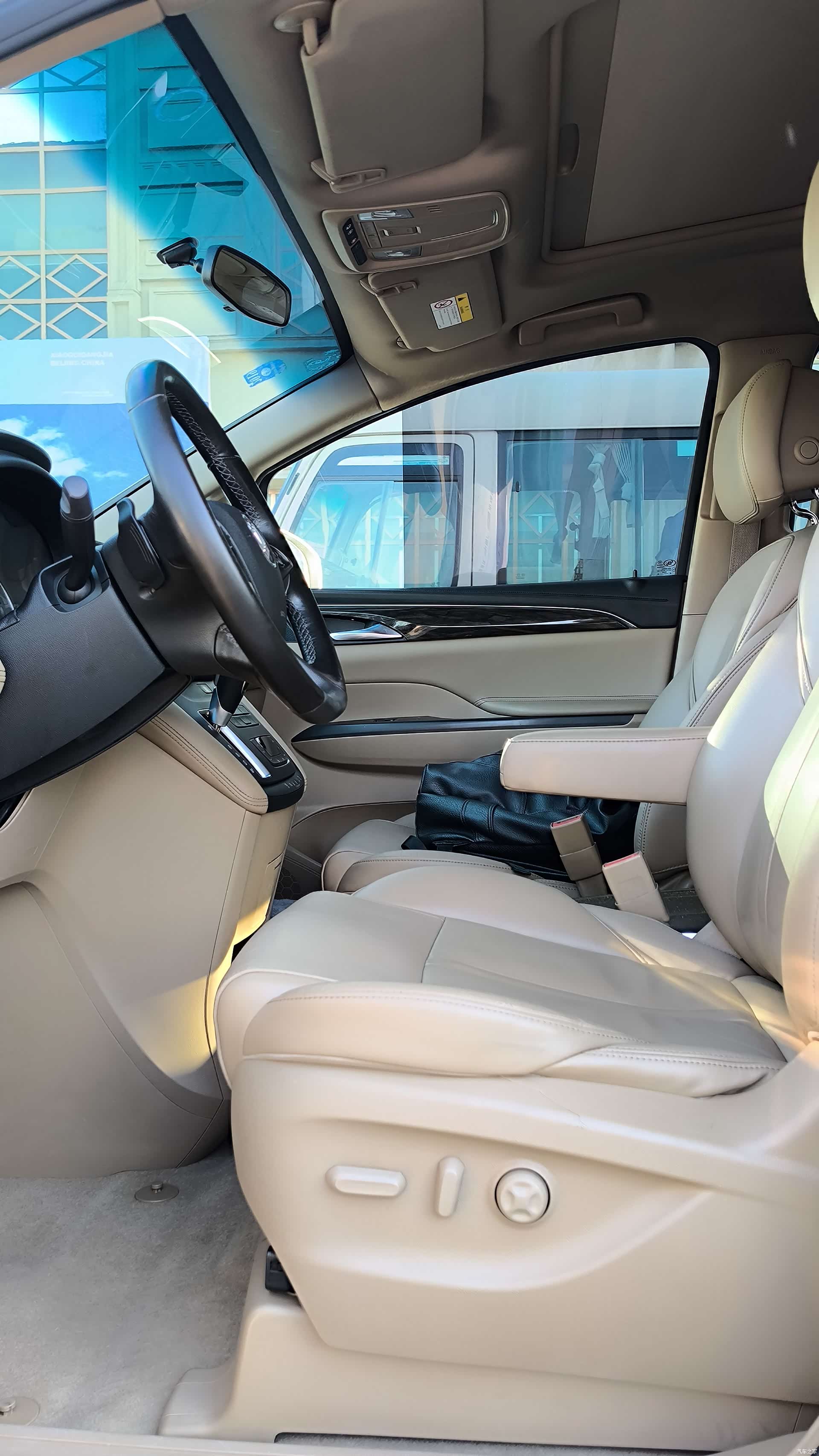 Buick GL8, 2017 15