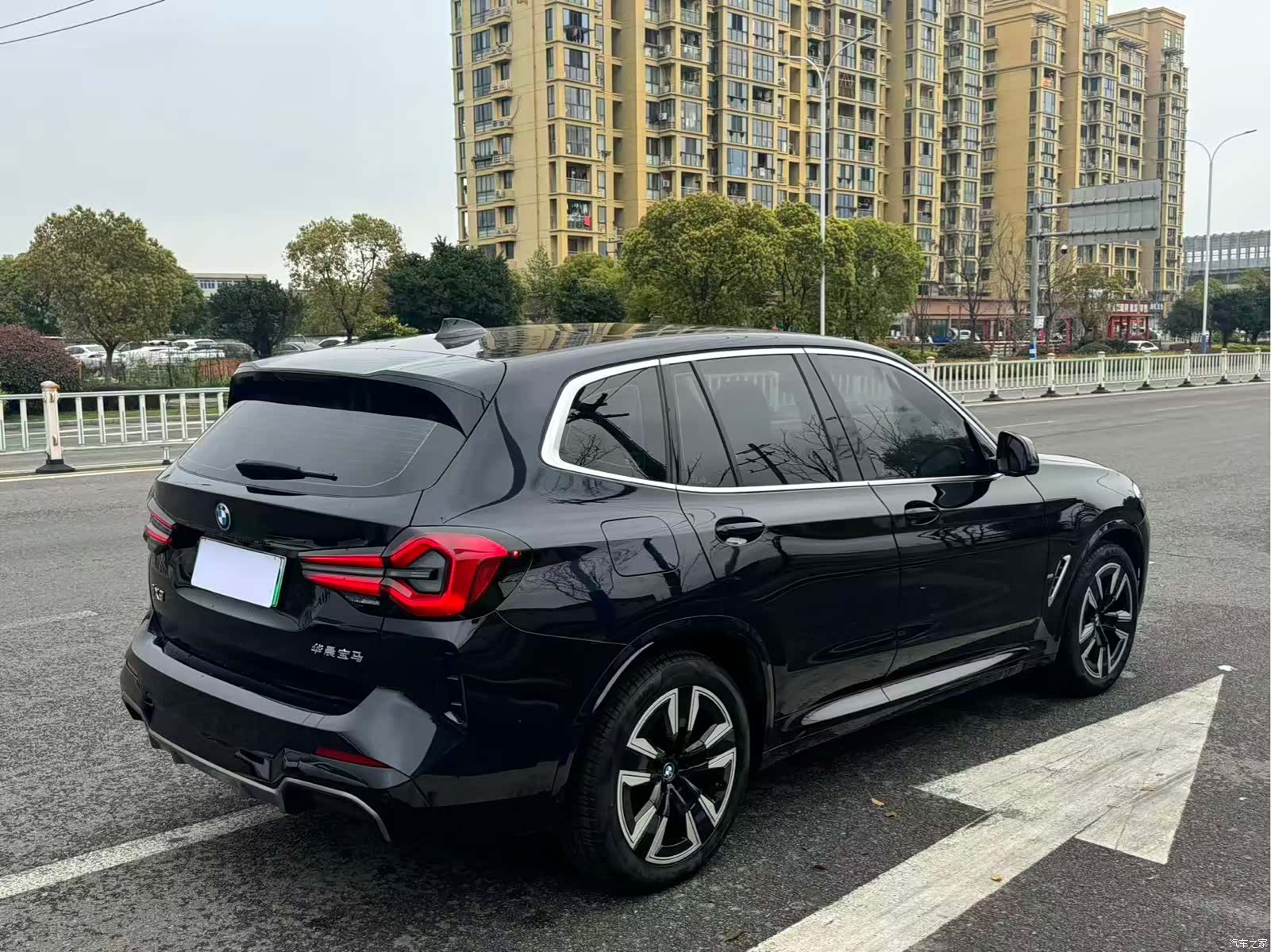 BMW iX3, 2023 4