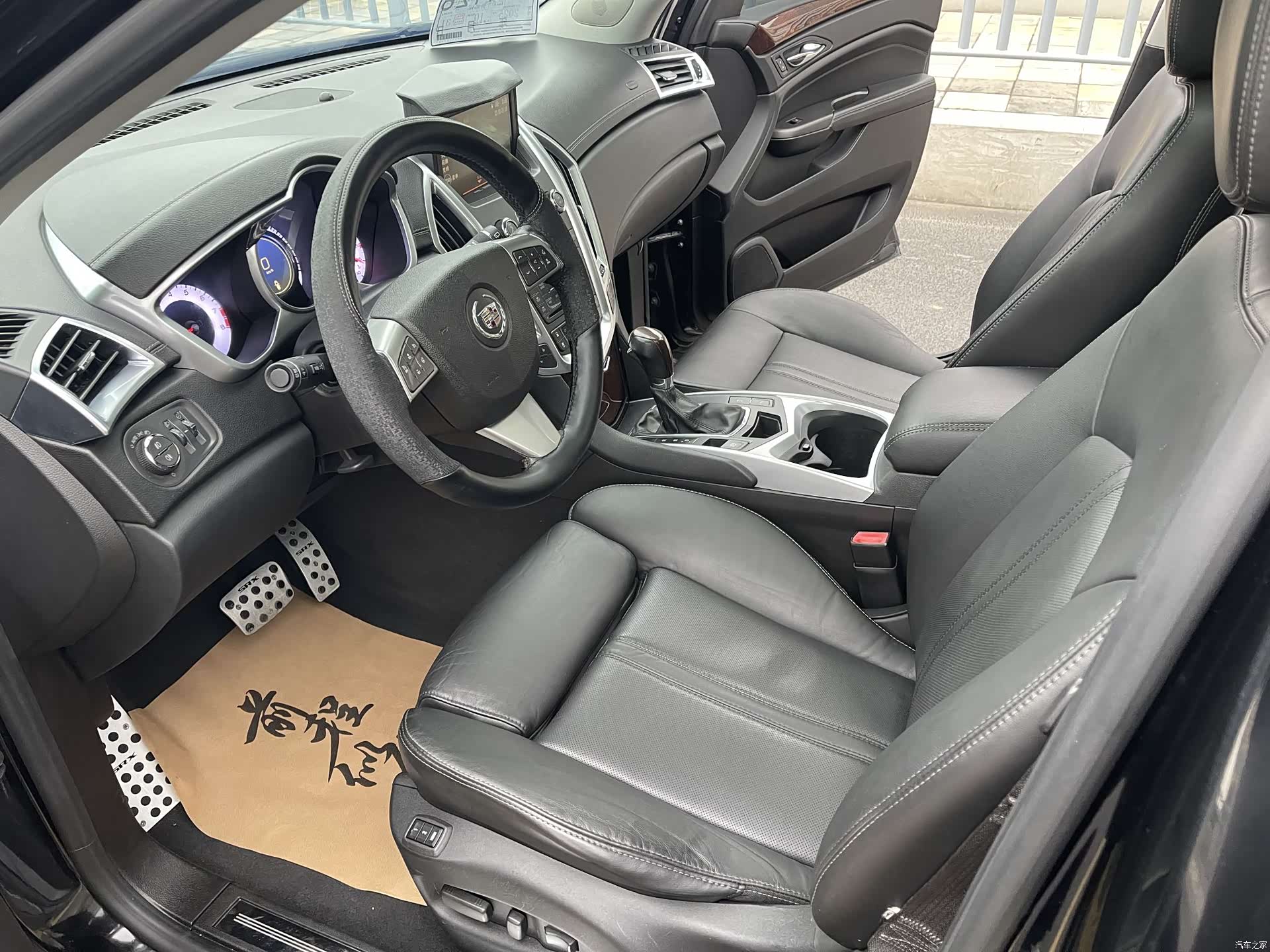 Cadillac SRX, 2012 6