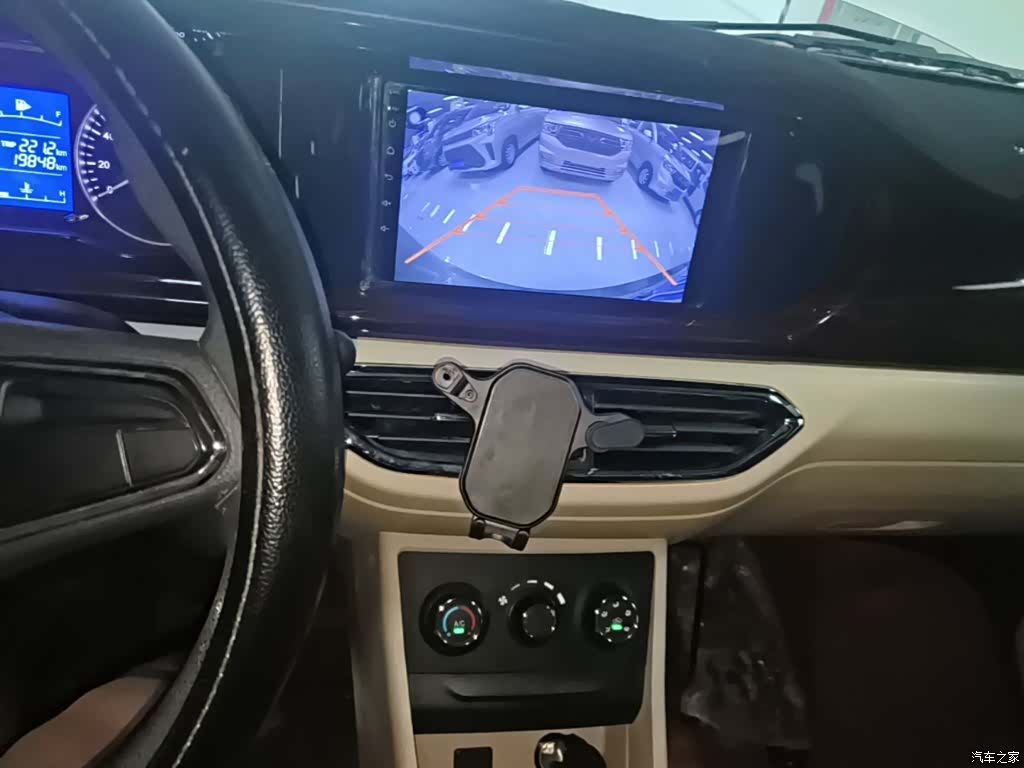 Changan V5, 2025 13