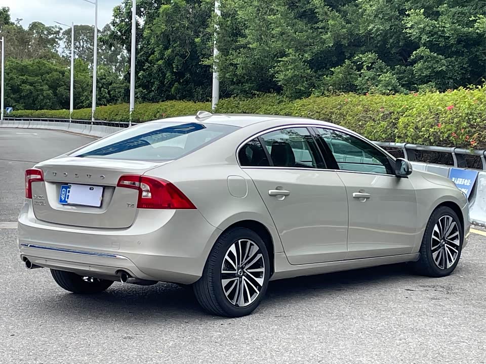 Volvo S60