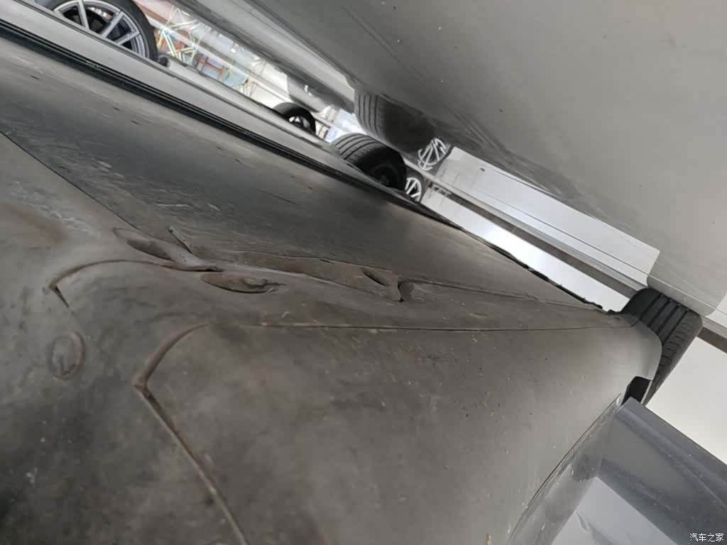 Tesla Model Y, 2024 21