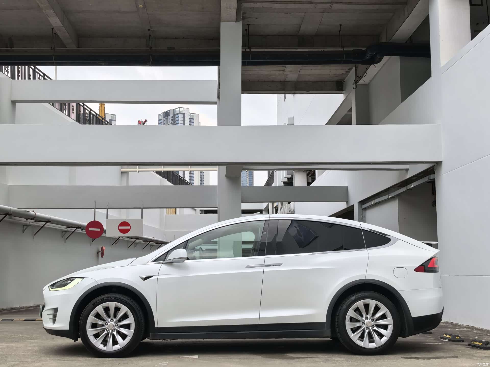 Tesla Model X, 2019 4