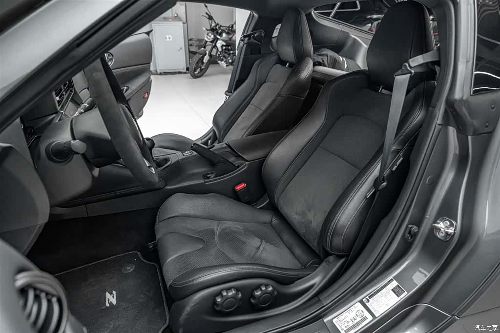 Nissan 400Z, 2023 27