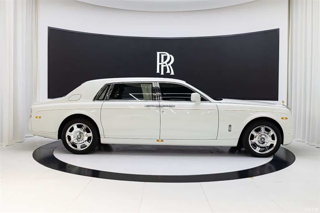 Rolls-Royce Phantom, 2016 7