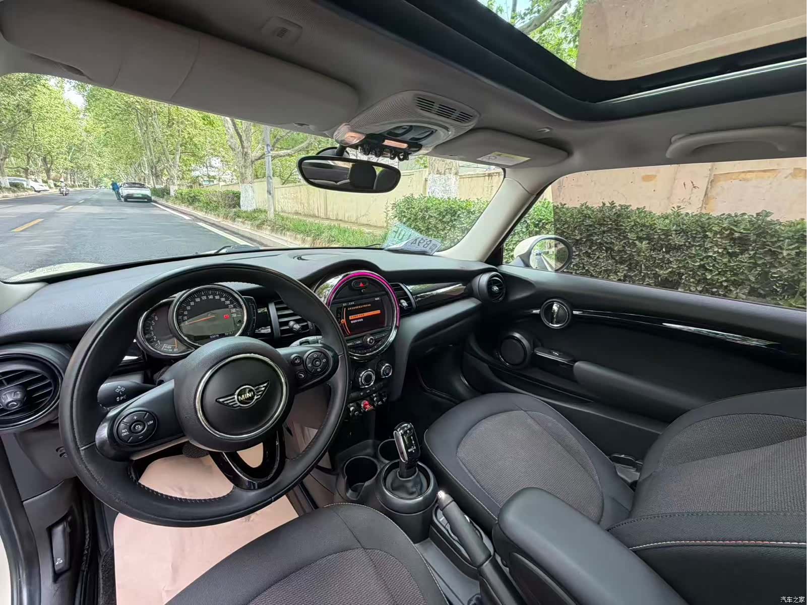 Mini ONE, 2019 12