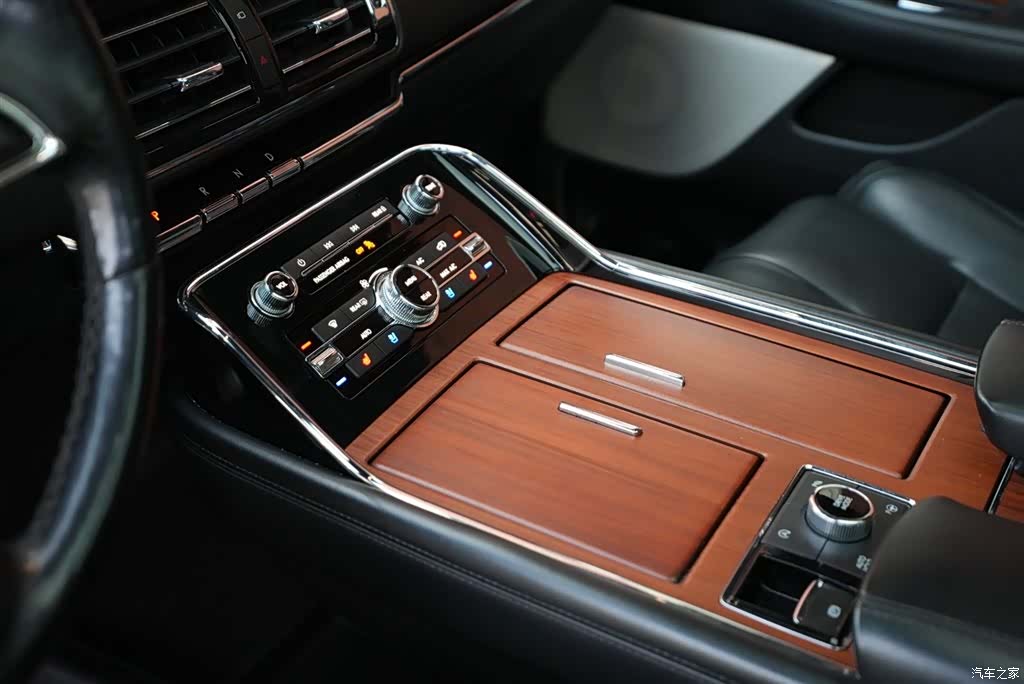 Lincoln Navigator, 2019 18