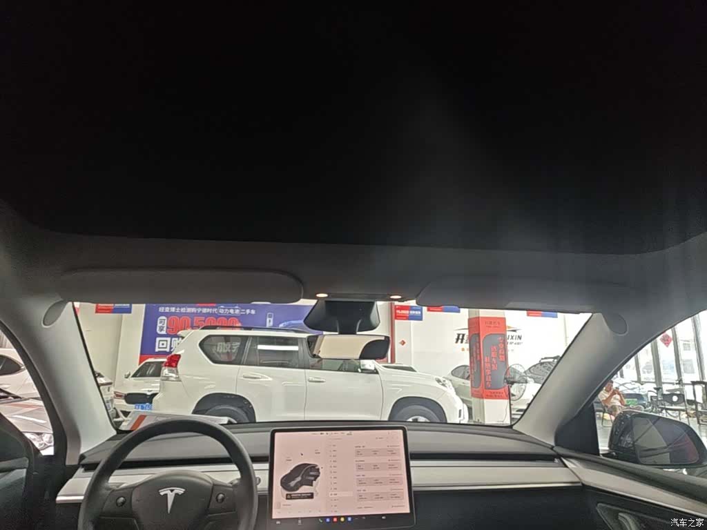 Tesla Model Y, 2024 18
