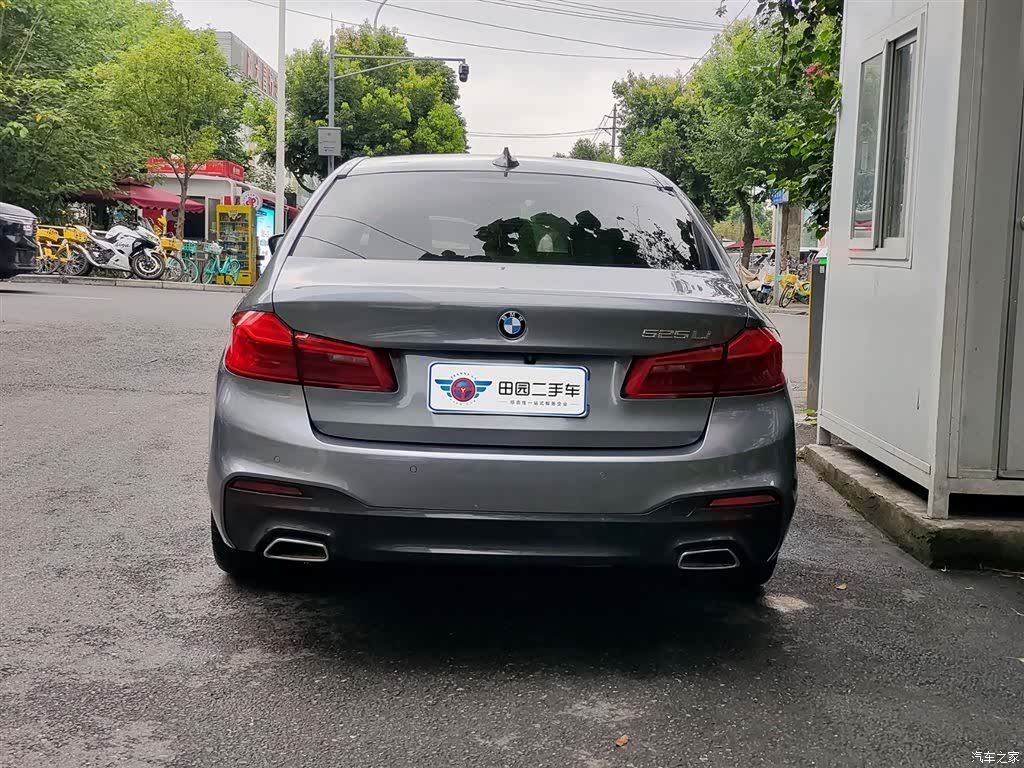 BMW 5 Series, 2020 все фото