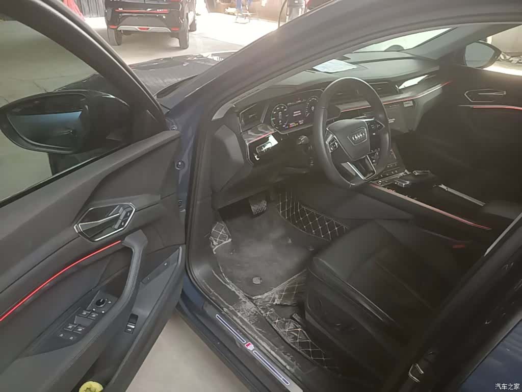 Audi e-tron, 2022 12