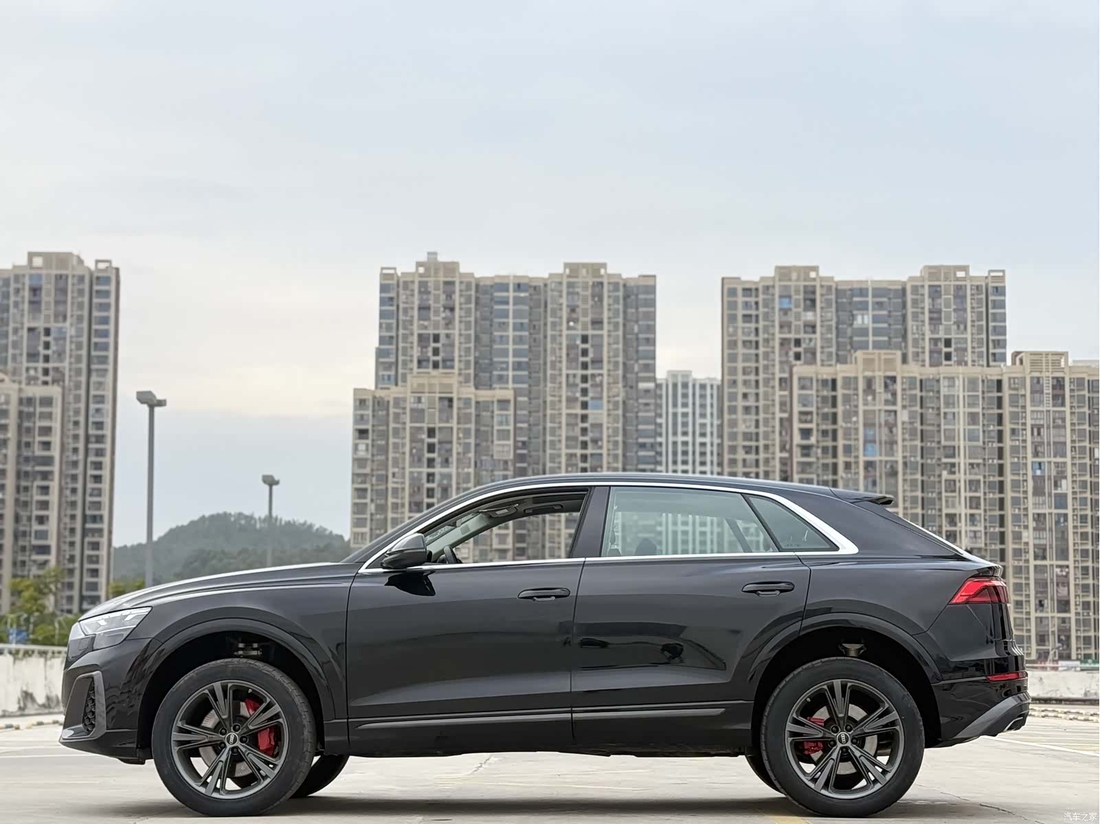 Audi Q8, 2025 12
