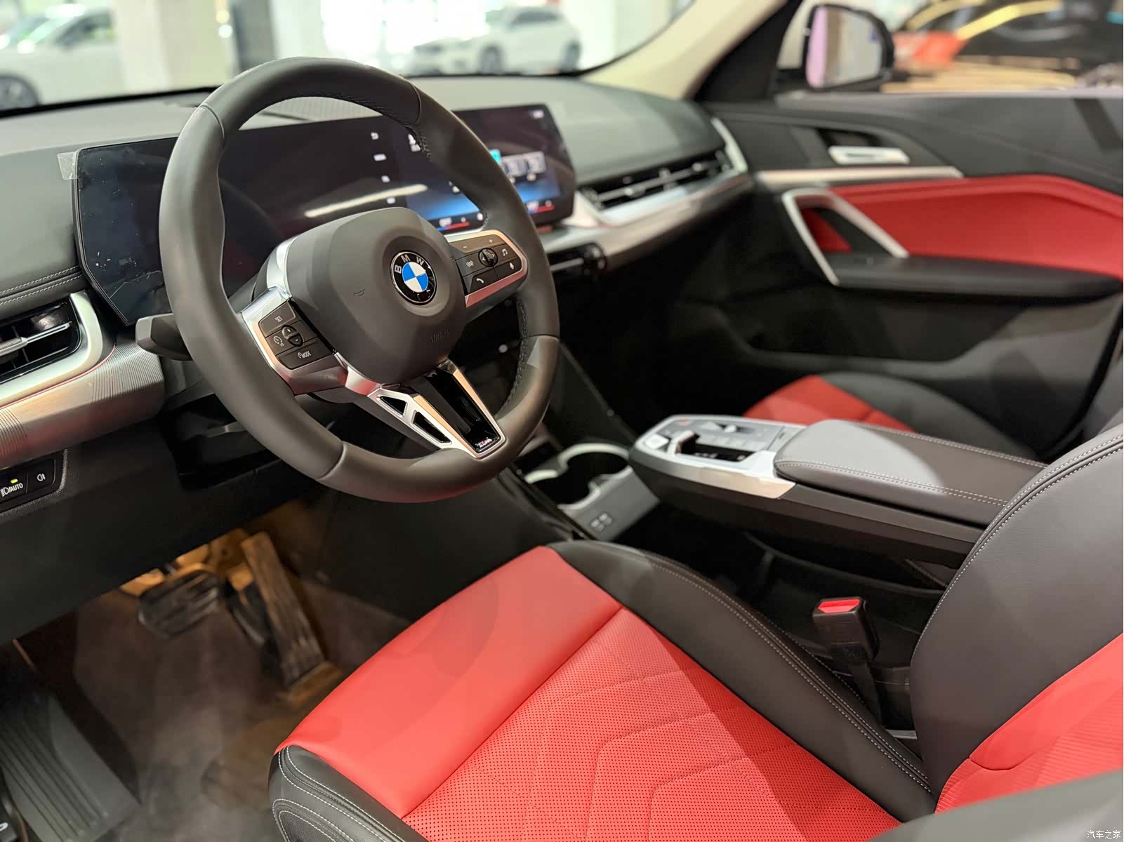 BMW X1, 2024 все фото