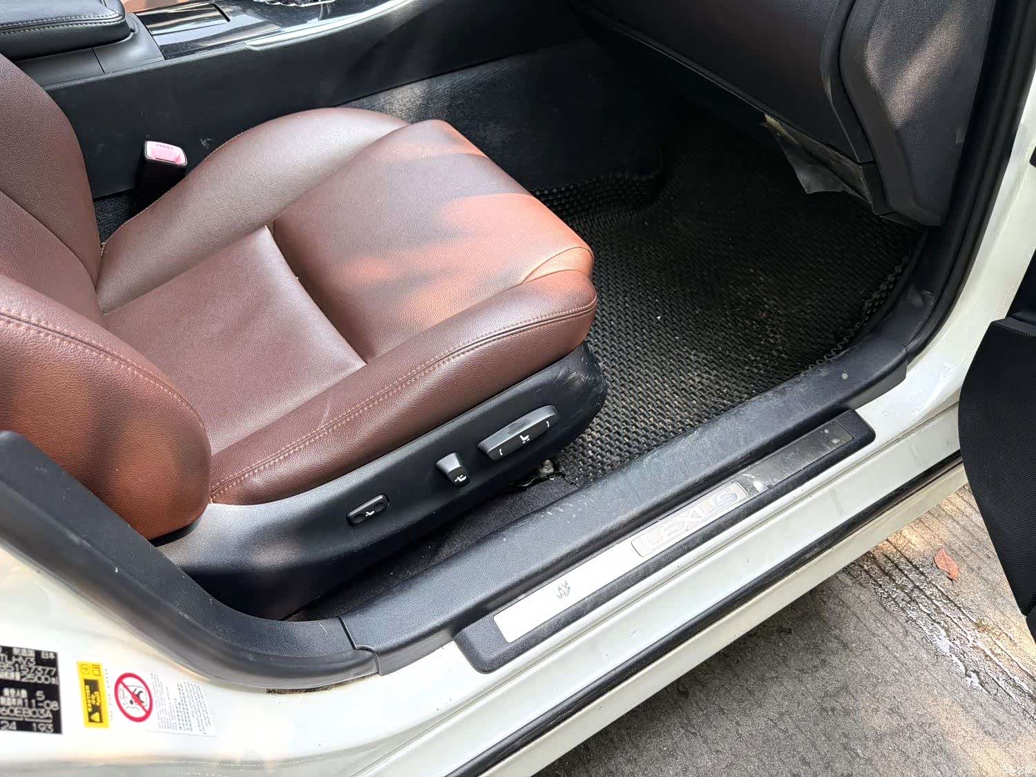 Lexus IS, 2011 8
