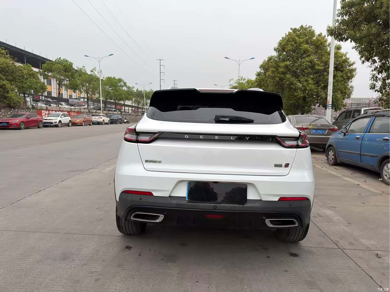 Geely Emgrand, 2023 9