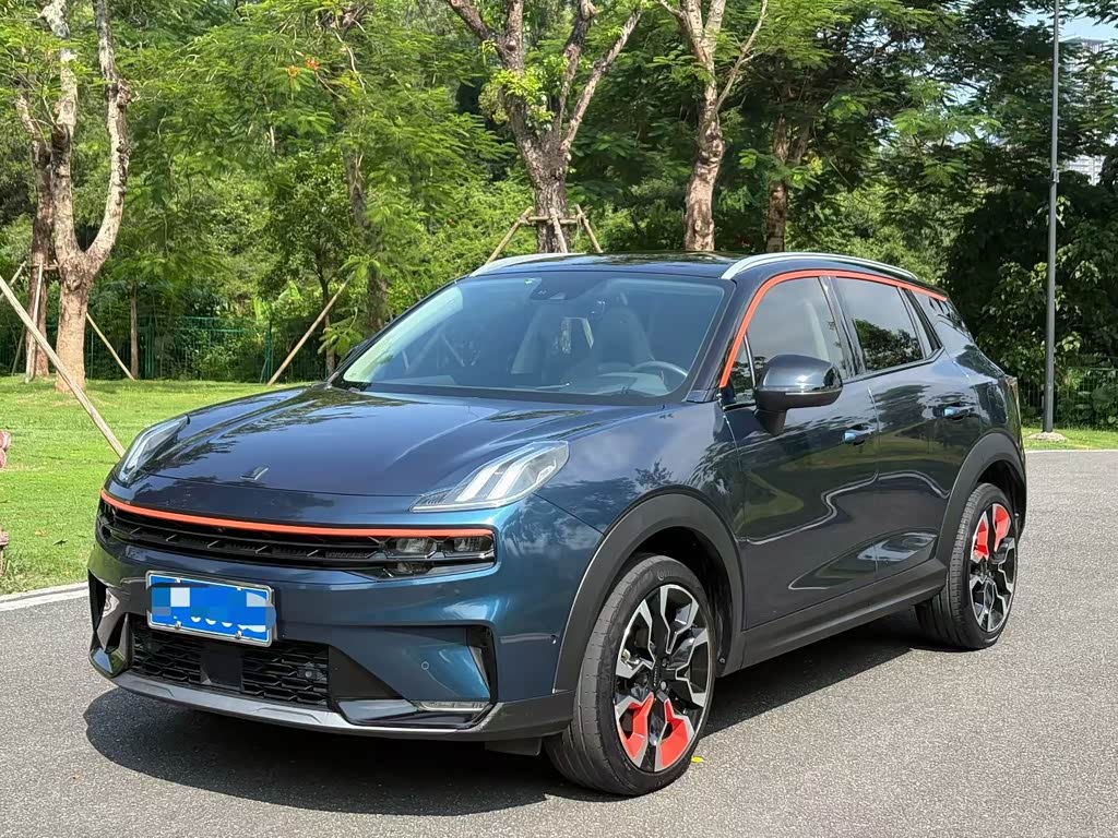 Lynk & Co 06