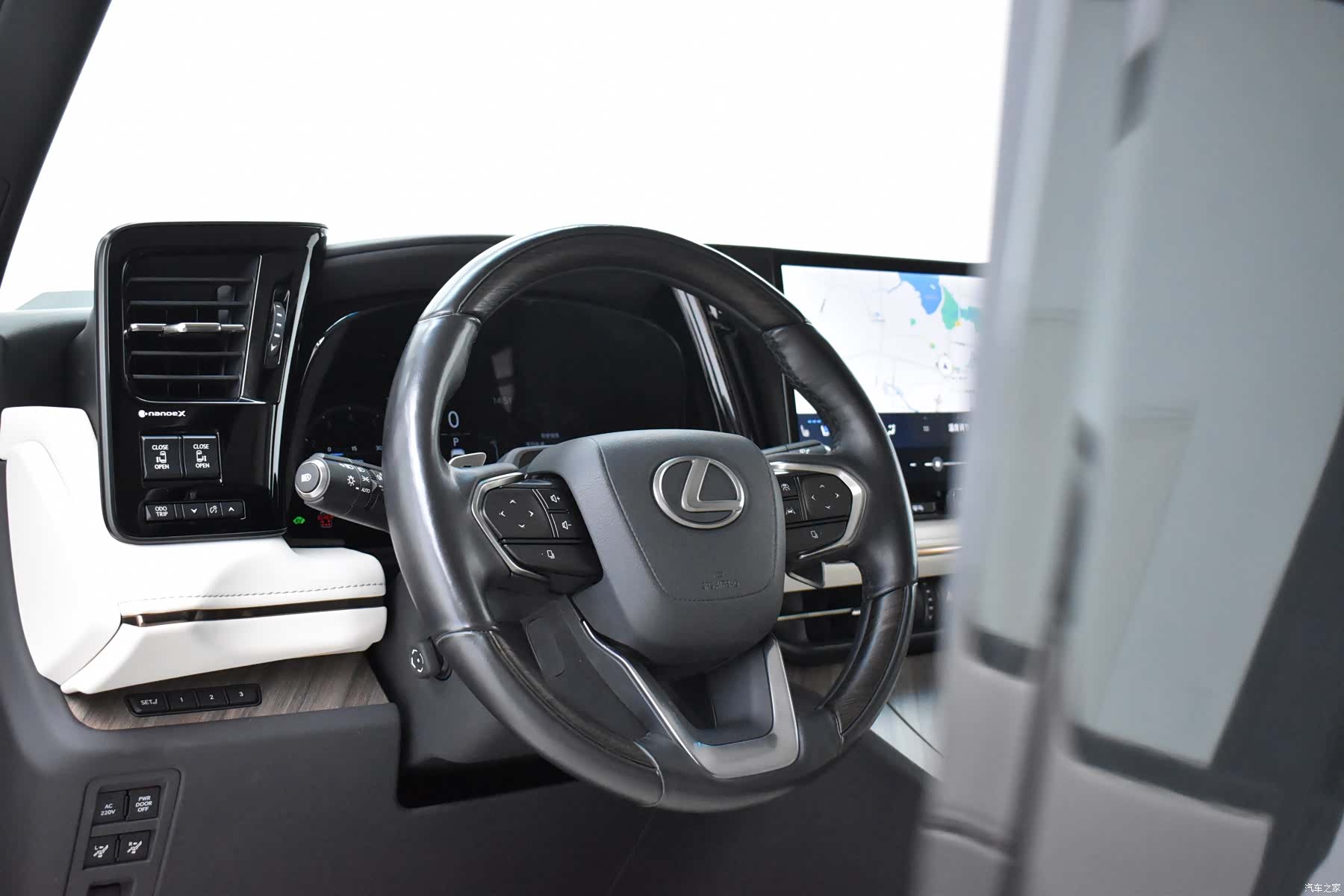 Lexus LM, 2023 14