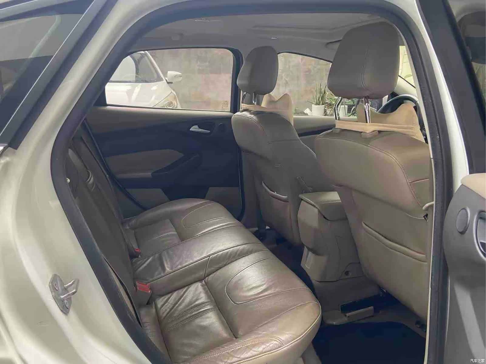 Ford Focus, 2014 7