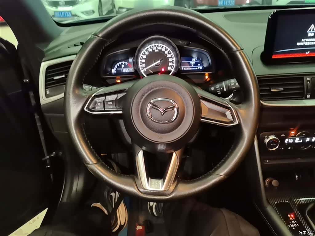 Mazda CX-4, 2019 11