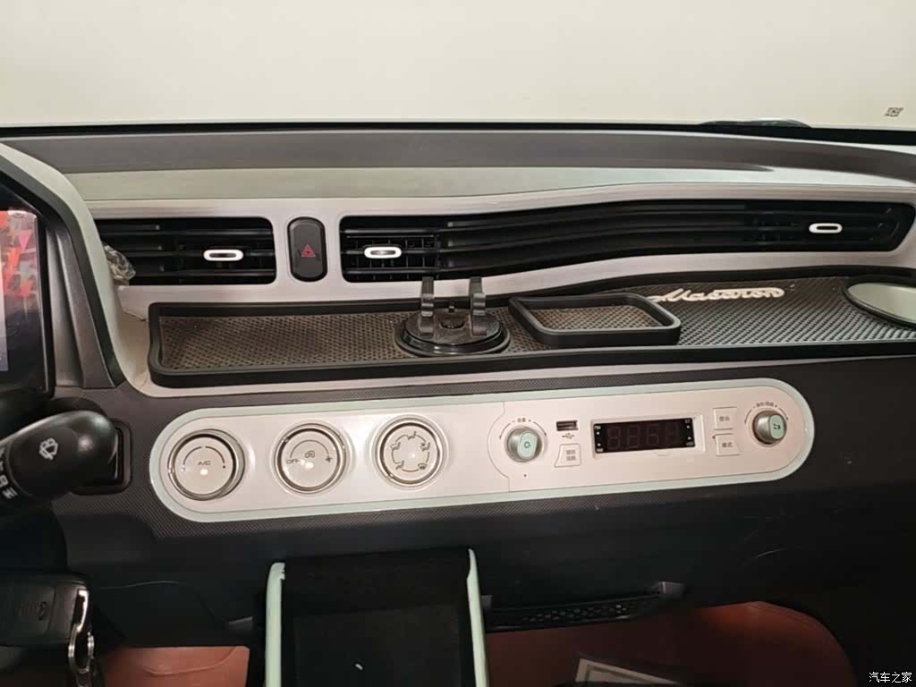 Wuling MINIEV, 2022 13