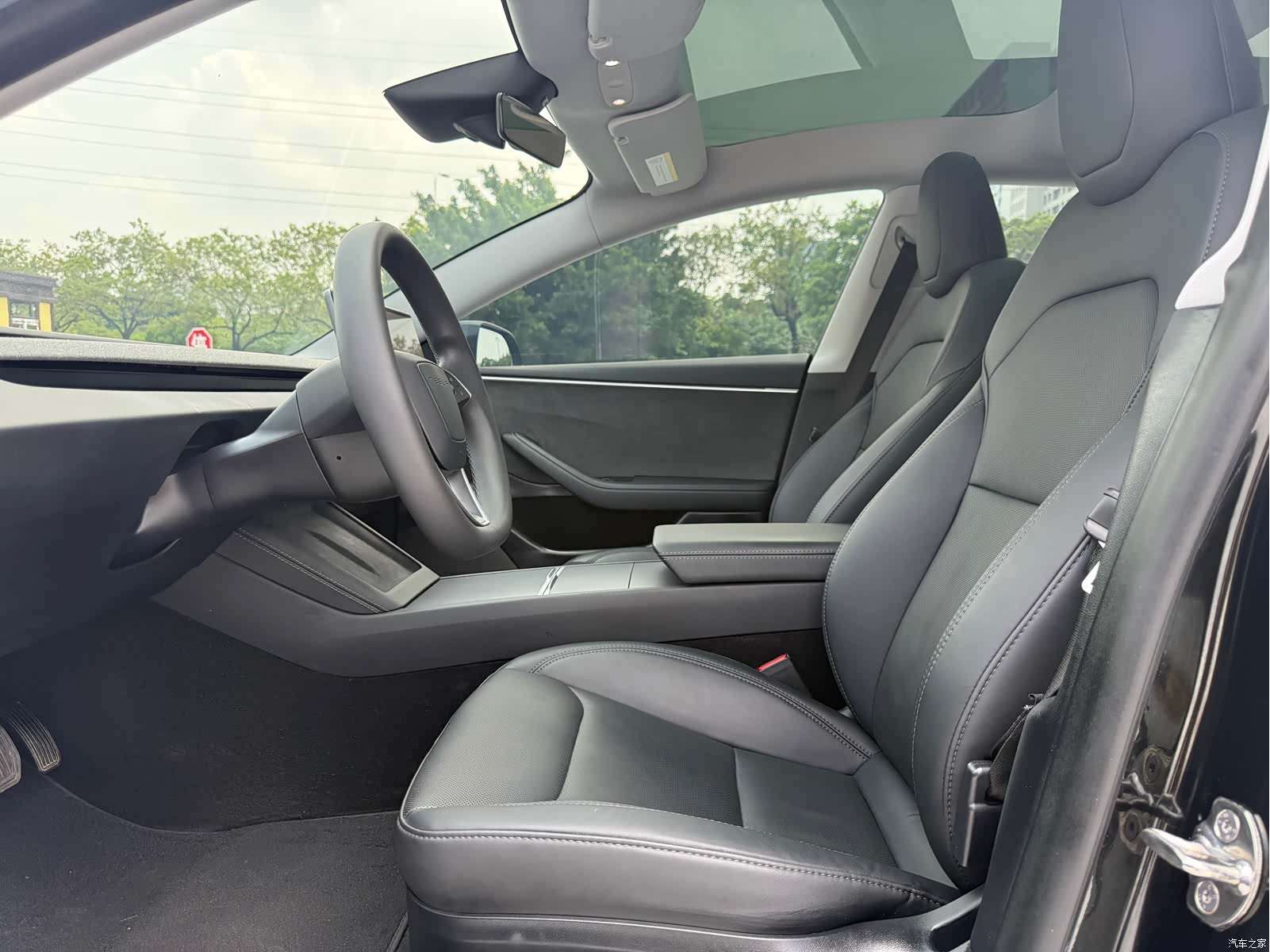 Tesla Model 3, 2024 4