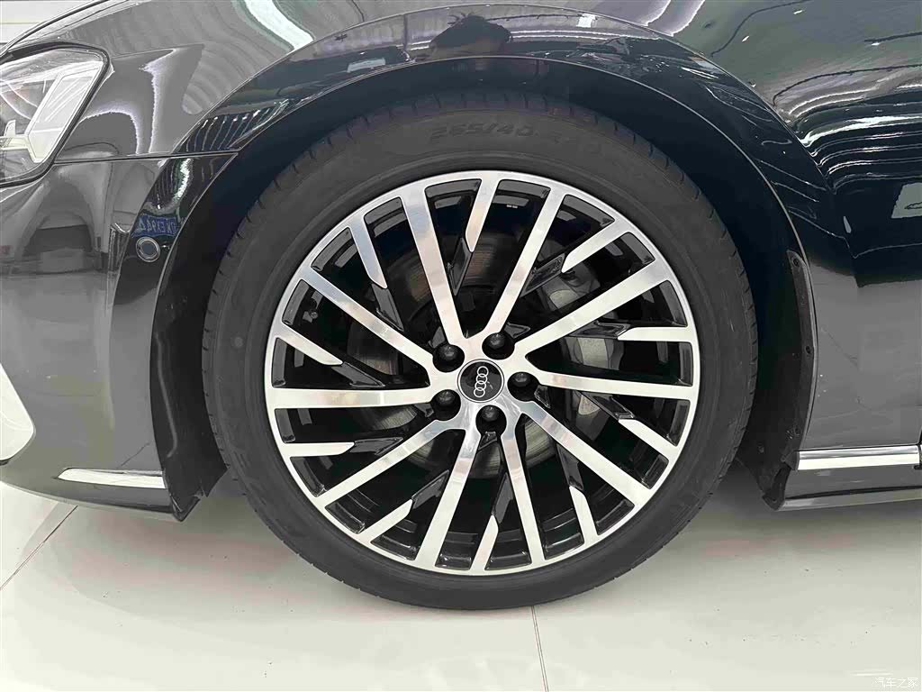 Audi A8L, 2024 4