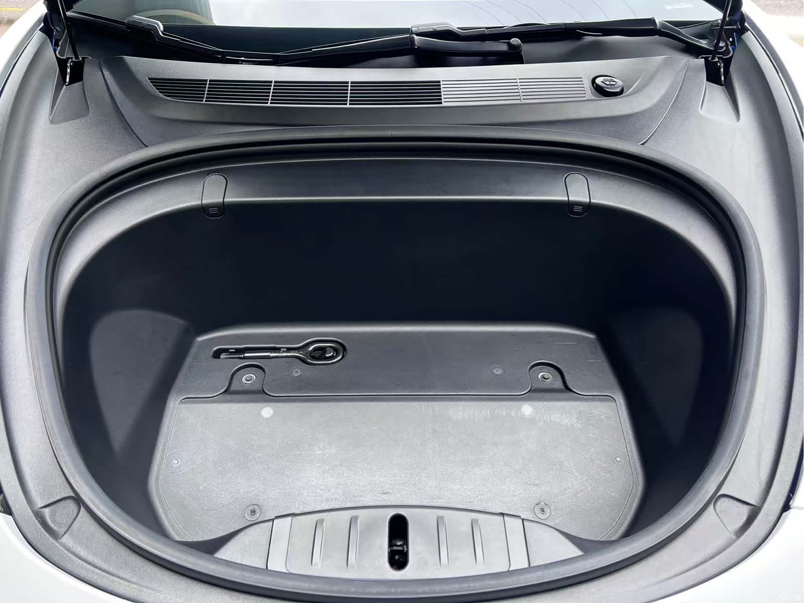 Tesla Model 3, 2019 11