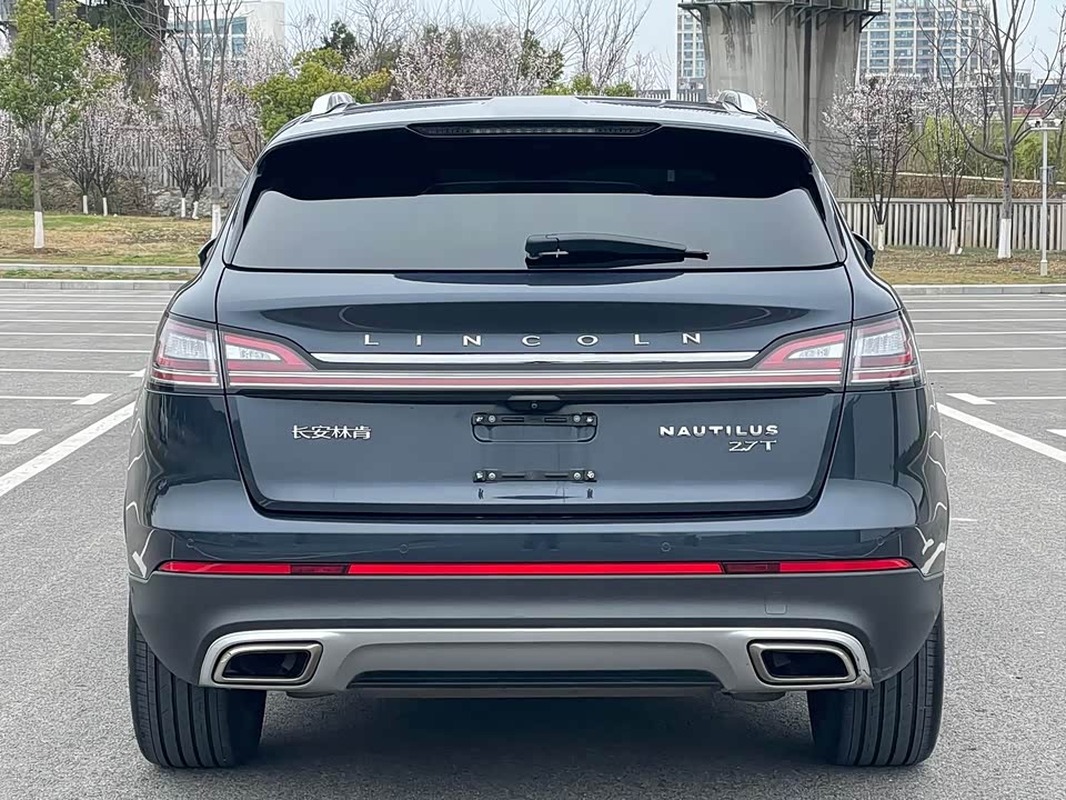 Lincoln Navigator