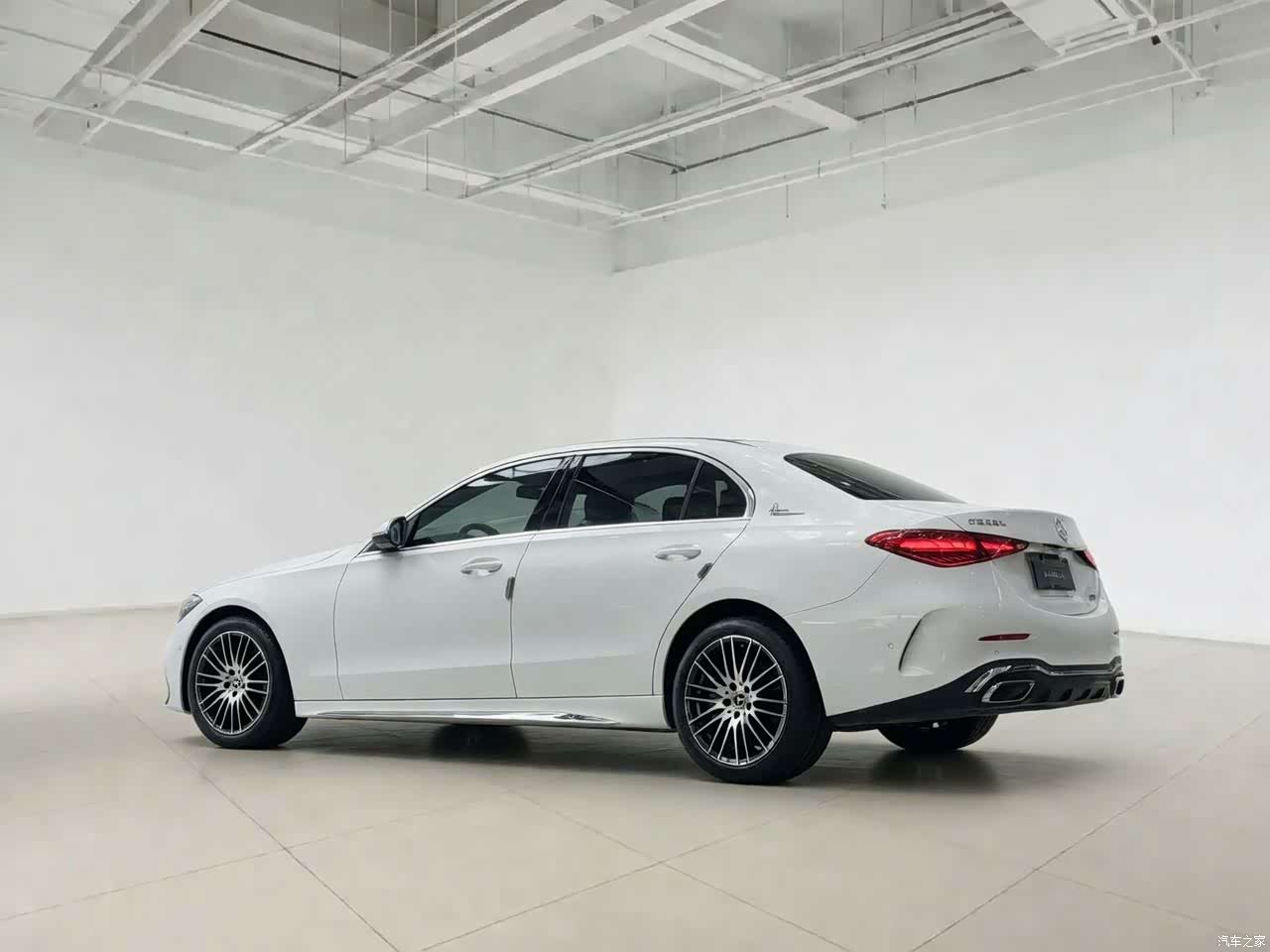 Mercedes-Benz C-Class, 2023 16